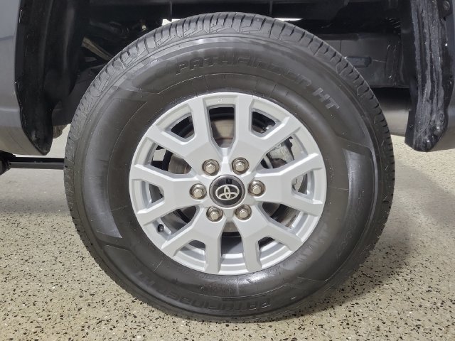 Used 2024 Toyota Tacoma SR5 AWD/4WD image 8