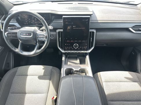 Used 2025 GMC Acadia Elevation image 18