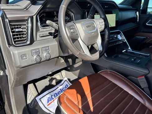 Certified 2025 GMC Sierra 2500 Denali Ultimate AWD/4WD image 14
