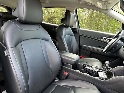 Used 2023 Kia Sportage EX image 30