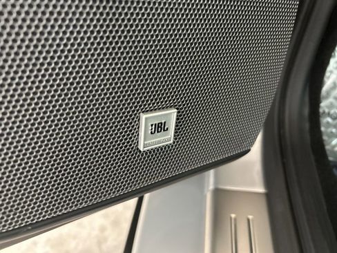 Used 2019 Ferrari Portofino Base image 52