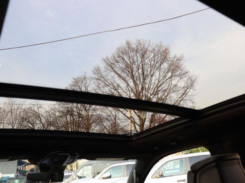 Used 2023 Jeep Grand Wagoneer L Series II image 23