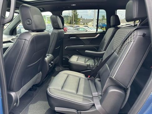 Used 2025 GMC Acadia Denali w/ Super Cruise Package AWD/4WD image 21