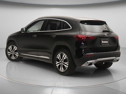 New 2026 Mercedes-Benz GLA 250 image 2