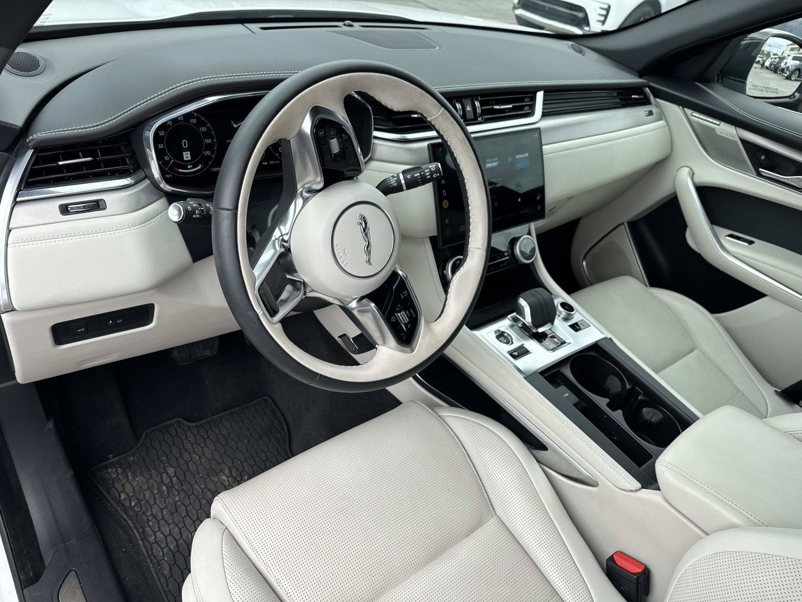Used 2025 Jaguar F-PACE R-Dynamic S AWD/4WD image 18