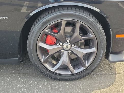 Certified 2019 Dodge Challenger R/T image 5