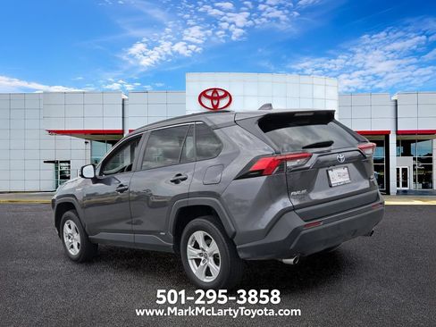 Used 2021 Toyota RAV4 LE AWD/4WD image 3
