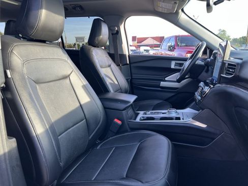 Used 2023 Ford Explorer Limited w/ Limited Technology Package AWD/4WD image 28