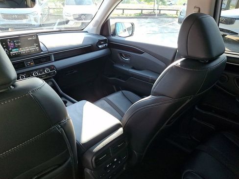 Used 2023 Honda Pilot EX-L image 11