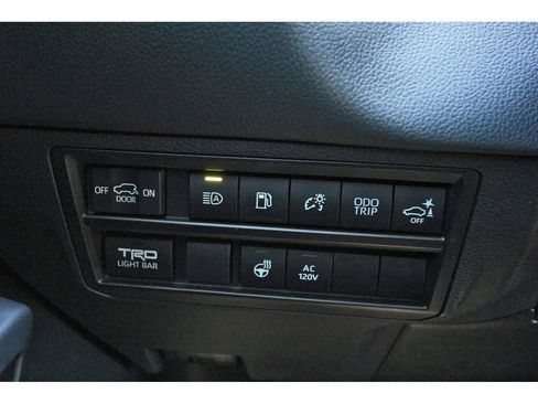 Used 2023 Toyota Sequoia image 21