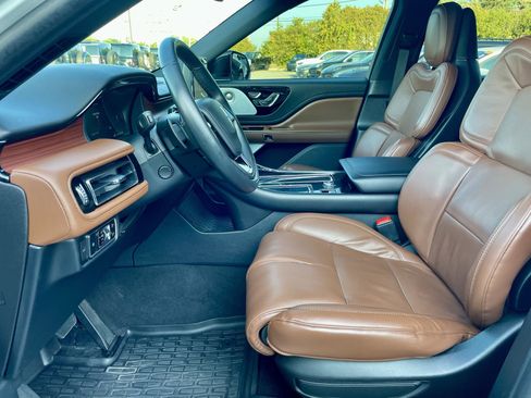 Used 2023 Lincoln Aviator Reserve w/ Equipment Group 201A image 14