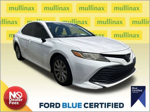 Used 2020 Toyota Camry LE FWD image 1