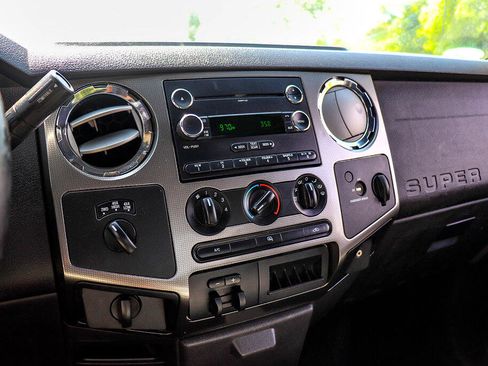 Used 2009 Ford F250 Lariat image 14