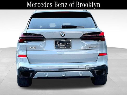 Used 2025 BMW X5 xDrive40i w/ M Sport Package AWD/4WD image 4