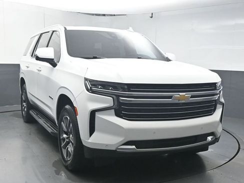 Used 2022 Chevrolet Tahoe LT w/ Luxury Package AWD/4WD image 2