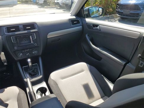 Used 2017 Volkswagen Jetta S w/ Jetta S Cold Weather Package image 16