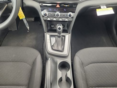 Used 2020 Hyundai Elantra SE w/ Cargo Package (C1) FWD image 11