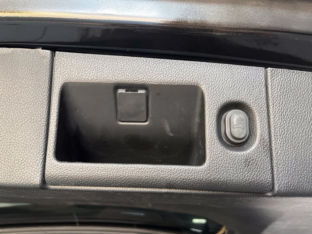 Used 2020 Cadillac Escalade 4WD image 14