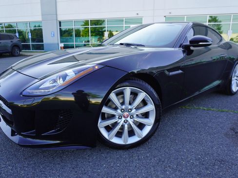 Used 2016 Jaguar F-TYPE Coupe RWD image 3