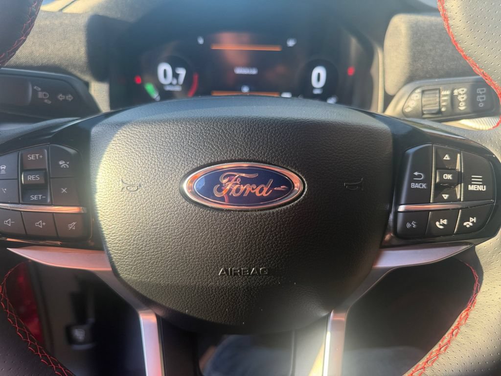 Used 2026 Ford Explorer ST-Line w/ ST-Line Street Pack AWD/4WD image 18