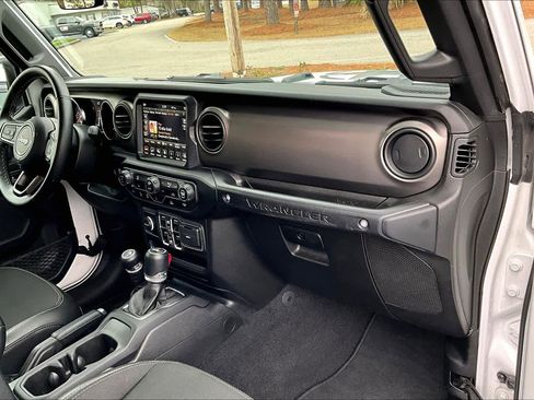 Used 2021 Jeep Wrangler Unlimited Sport image 18