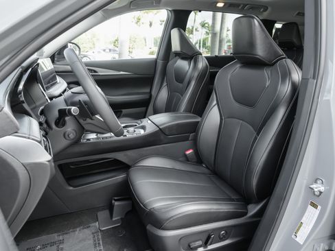 Certified 2026 INFINITI QX60 Luxe w/ Cargo Package image 8