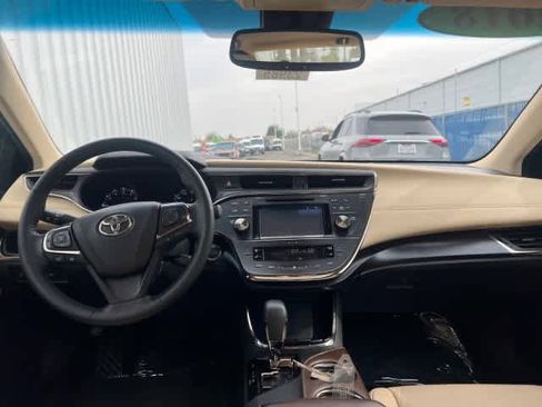 Used 2018 Toyota Avalon XLE Premium image 13
