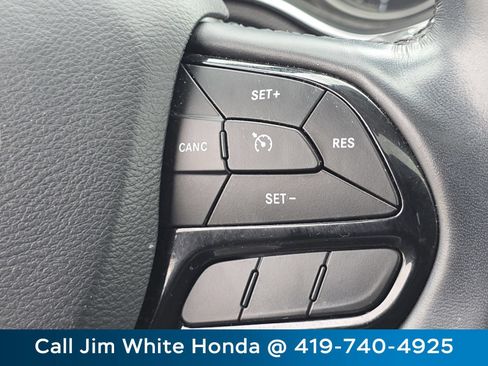 Used 2020 Jeep Cherokee Latitude Plus AWD/4WD image 30