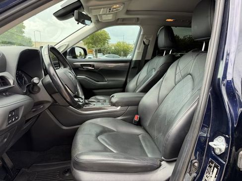 Used 2021 Toyota Highlander Platinum FWD image 27