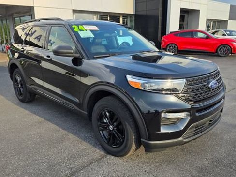 Certified 2024 Ford Explorer XLT w/ Equipment Group 202A AWD/4WD image 1
