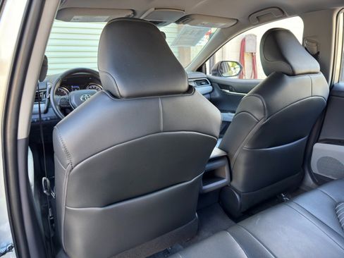 Used 2021 Toyota Camry SE FWD image 29
