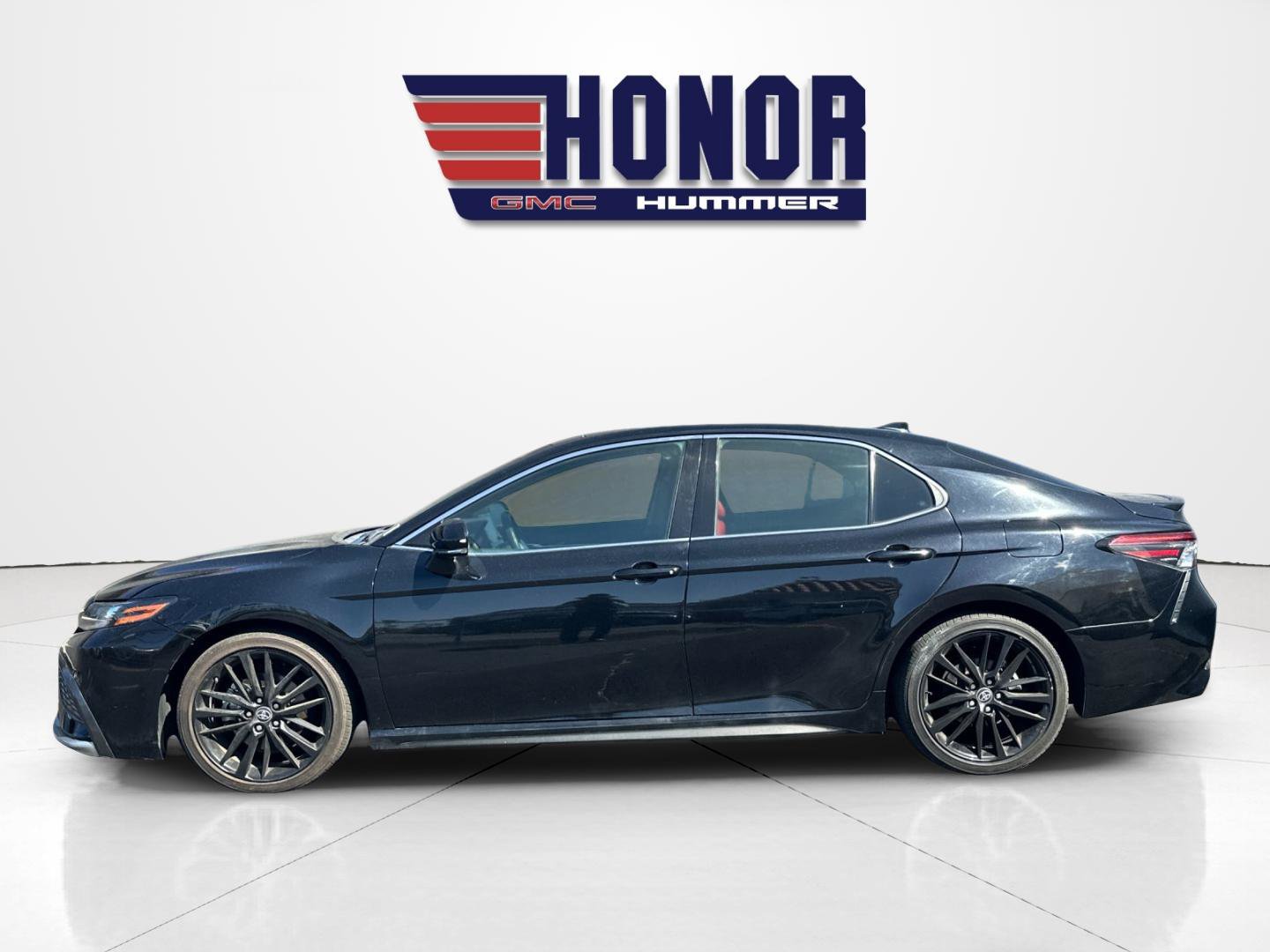 Used 2021 Toyota Camry XSE FWD image 7