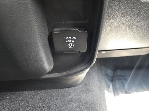 Used 2025 RAM 1500 Laramie AWD/4WD image 20