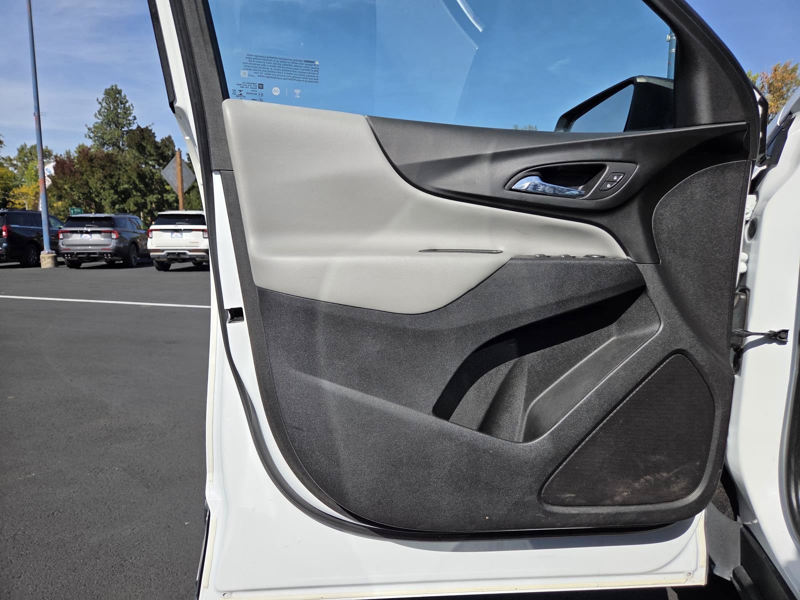 Used 2021 Chevrolet Equinox LS AWD/4WD image 12