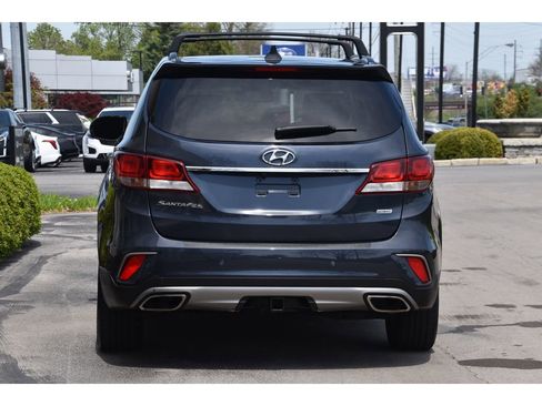 Used 2017 Hyundai Santa Fe SE image 5