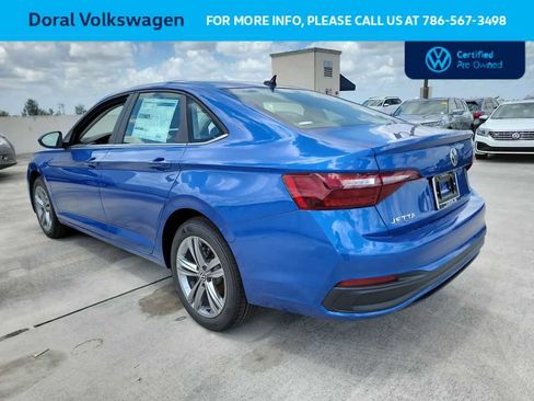 Used 2023 Volkswagen Jetta SE w/ Panoramic Sunroof Package FWD image 15