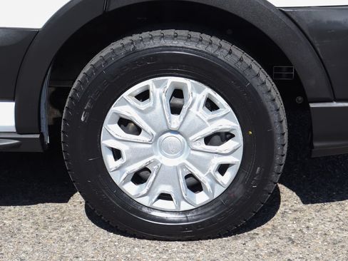 Used 2022 Ford E-Transit Medium Roof RWD image 44