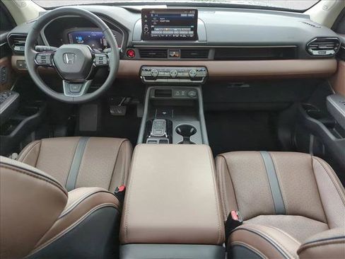 Certified 2025 Honda Pilot Elite image 18