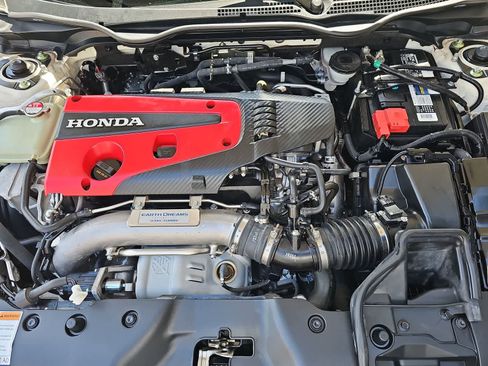 Used 2018 Honda Civic Type R image 13