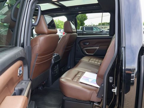 Used 2021 Nissan Titan Platinum Reserve w/ Moonroof Package AWD/4WD image 15