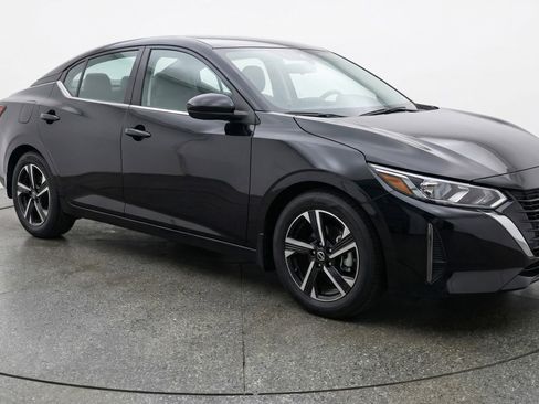 Used 2025 Nissan Sentra SV FWD image 1