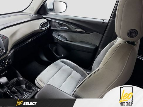 Used 2021 Chevrolet TrailBlazer LT AWD/4WD image 25