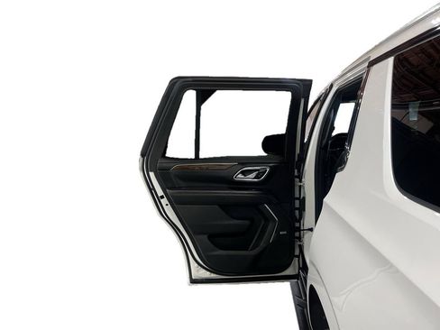Certified 2022 Chevrolet Tahoe Premier AWD/4WD image 23