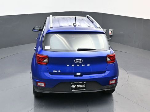 Certified 2025 Hyundai Venue SEL image 19