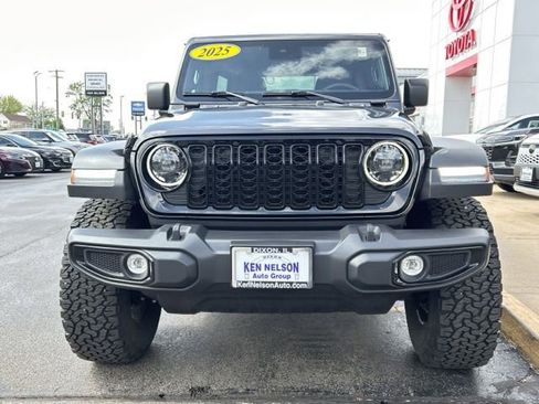 Used 2025 Jeep Wrangler Unlimited Sport AWD/4WD image 2