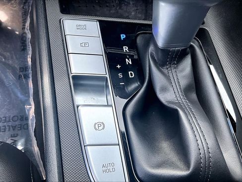 Used 2023 Hyundai Elantra Limited image 36