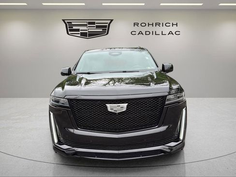 Used 2021 Cadillac Escalade Sport w/ Driver Assist Tech Package AWD/4WD image 2