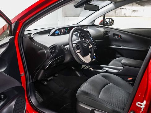 Certified 2017 Toyota Prius Two w/ Carpet Mat Package image 18