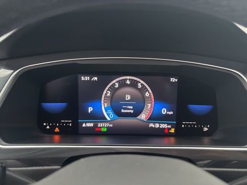 Certified 2023 Volkswagen Tiguan SE R-Line image 23