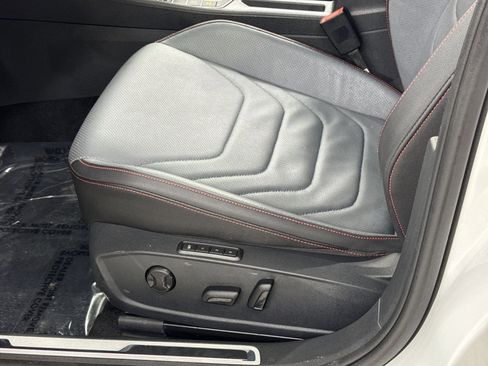 Used 2025 Volkswagen Jetta GLI Autobahn image 16